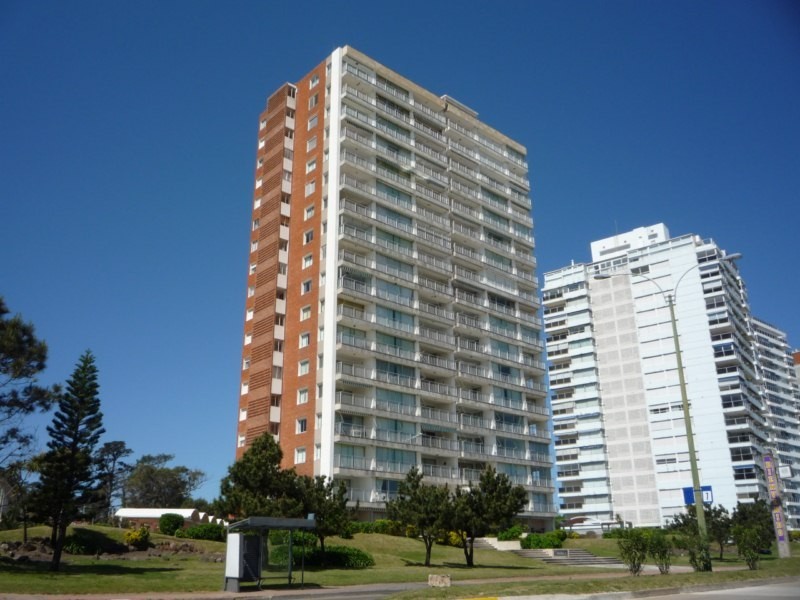 Vistas directas a la Mansa desde hermoso departamento